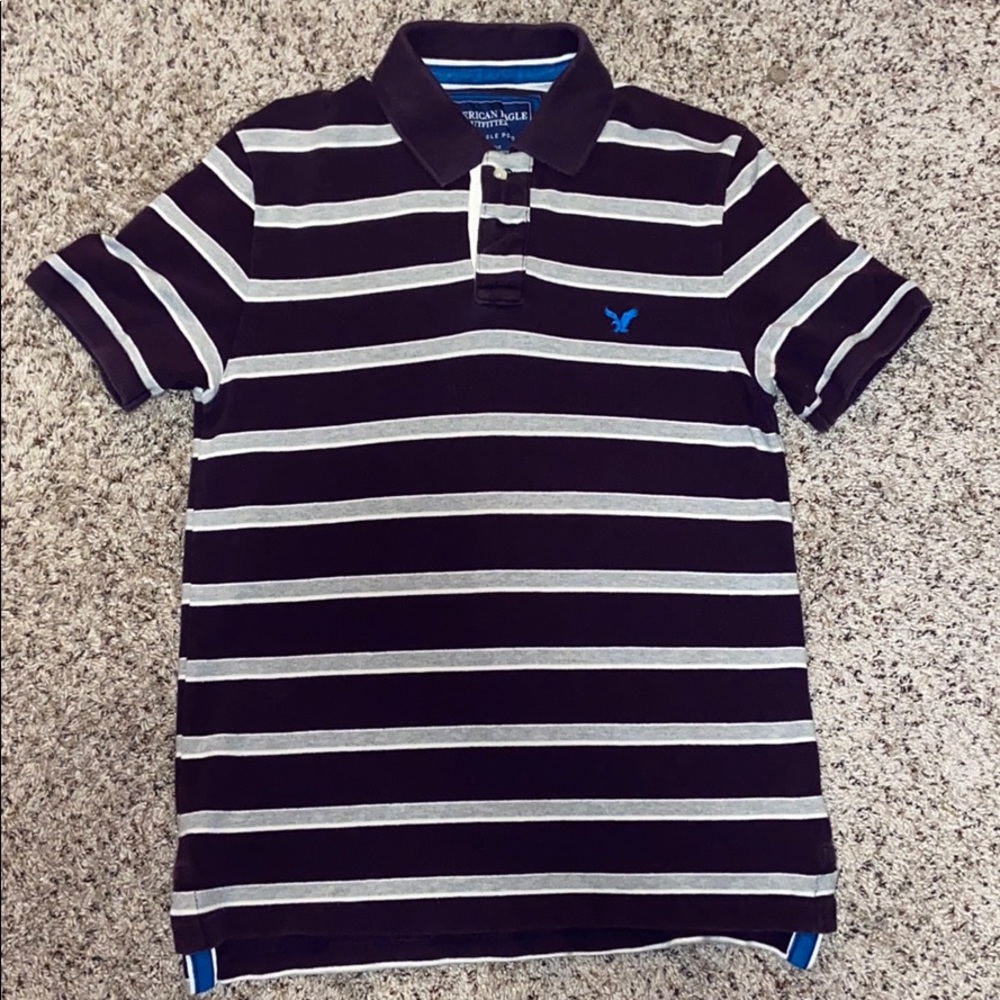 Short sleeve collared shirt.